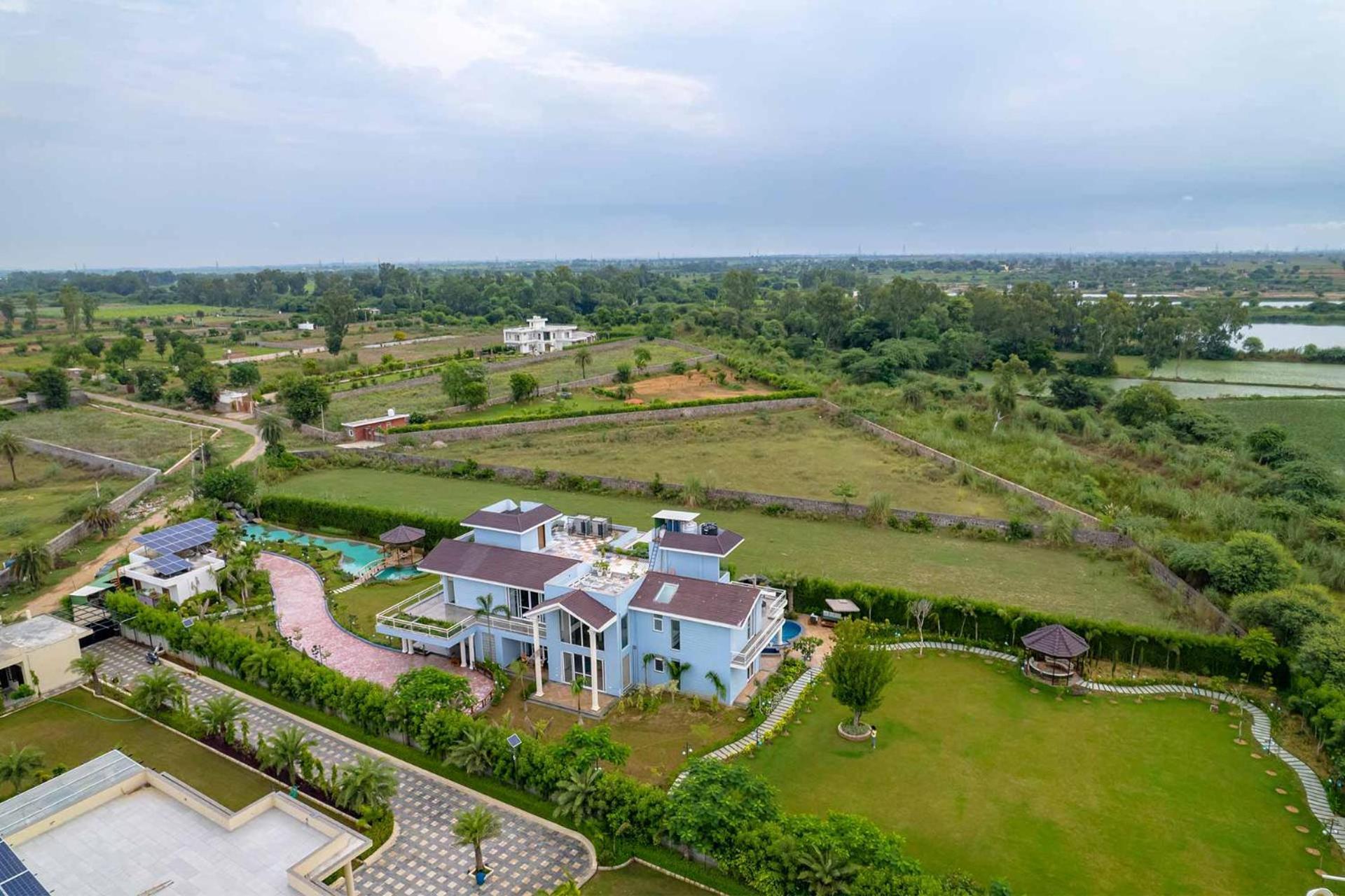 Stayvista At Serenity Farms With Pool, Lawn, Bonfire & Bbq Sohna Екстериор снимка