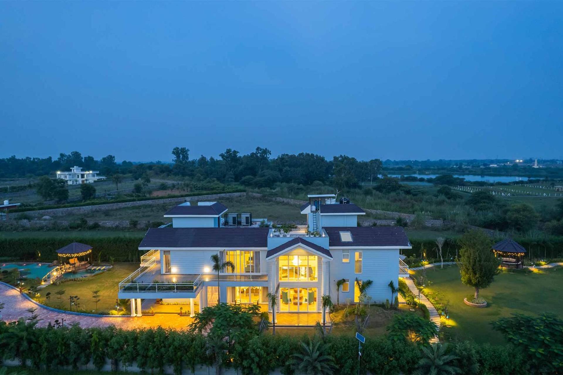 Stayvista At Serenity Farms With Pool, Lawn, Bonfire & Bbq Sohna Екстериор снимка